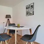 Nikolaikirch-hof *